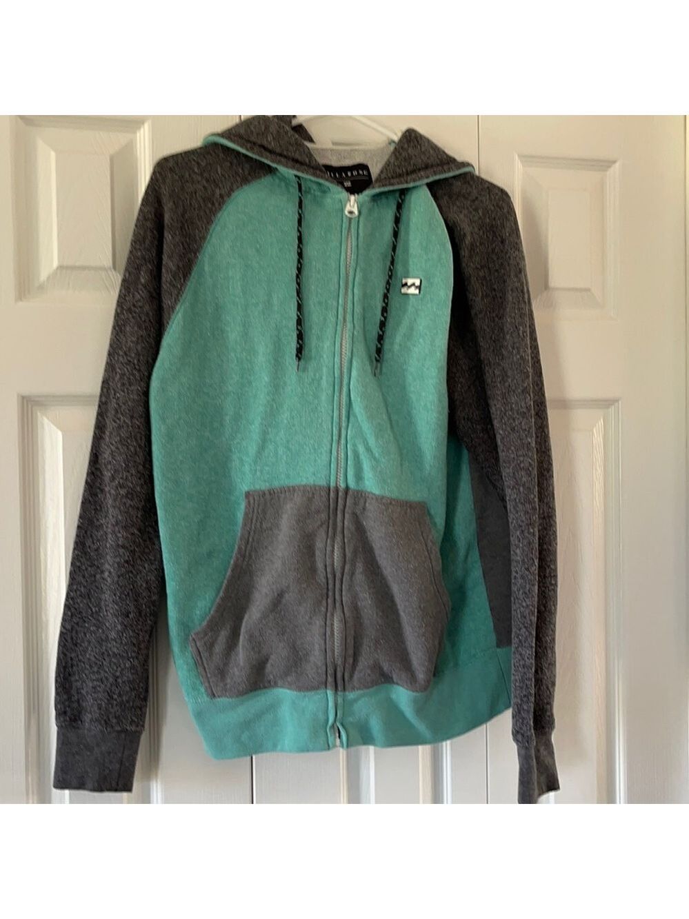 Billabong zip up hoodie size M🔥🔥